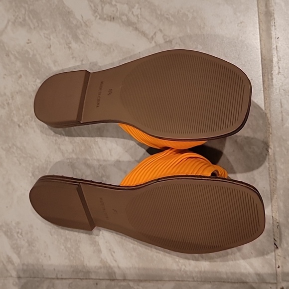 Steve Madden Willow Orange Sandals - Picture 3 of 4